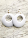 Rock out with these retro-style Vintage Rockabilly White Milk Bar Hoops! Whether you're jamming out to your favorite tunes or having a blast at a party, these earrings will add just the right touch of classic style. (Time to get your rock on!)  65mm