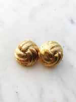 Rock a retro look with these one-of-a-kind Vintage Clip-on Earrings. These beauties are sure to give any outfit a pop of pizzazz. Get ready to bring the funk to any event with this timeless set!  Gold Plated  Clip On   20mm x 25mm