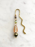 Handmade Bookmark using Vintage Bohemian Glass Beads.  These bookmarks are handmade using vintage beads from broken or mismatched necklaces and earrings.  Each bookmark is unique and carefully crafted to have a vintage feel and look.  9cm long.