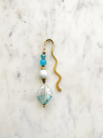 Handmade Bookmark using Vintage Bohemian Glass &amp; Pearl Beads.  These bookmarks are handmade using vintage beads from broken or mismatched necklaces and earrings.  Each bookmark is unique and carefully crafted to have a vintage feel and look.  10.5cm long.