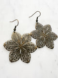 Antique Bronze Vintage Filigree Flower Earrings
Add a touch of whimsy with our Vintage Filigree Earrings. These lightweight beauties feature intricate filigree designs for a boho vibe. Perfect for a playful and carefree look.
Lightweight brass metal stampings with an antique bronze patina.
60mm from the top of the ear hook x 43mm