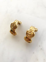 Add some vintage-style glam to your look with these delightful Rose Half Huggie Earrings! These beauties feature a classic Rose motif that's sure to bring out your inner flower child. Show 'em off and let your style bloom! 🌹  Gold Plated  Nickle free ear hooks for sensitive ears  30mm x 15mm